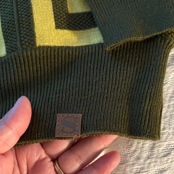Gently loved Silversilk Mens Fashion Sweater Olive Fur Collar